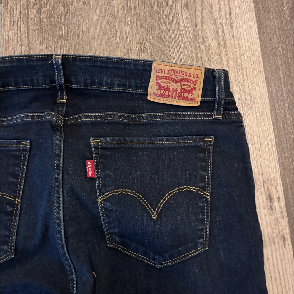 Women’s 711 skinny Levi’s size 29.